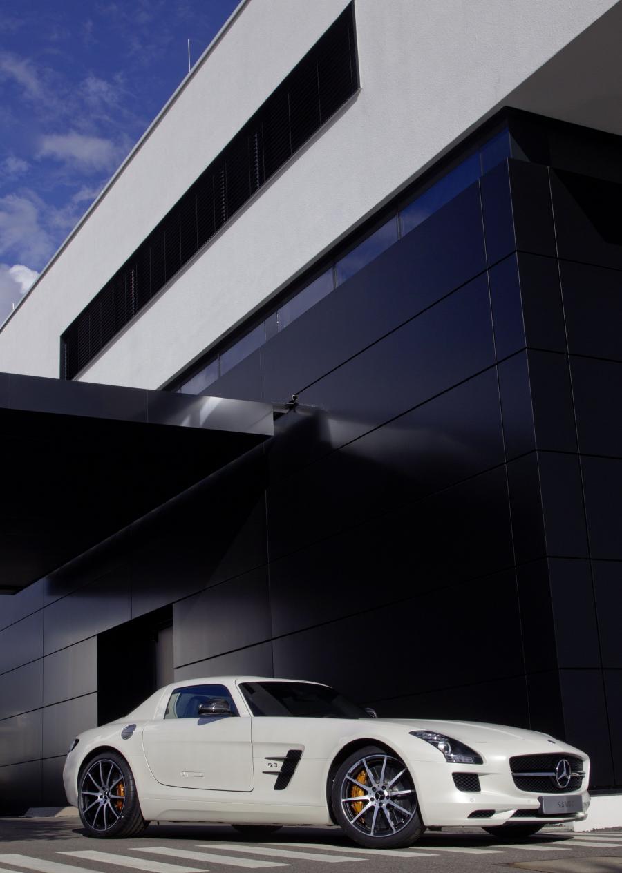  Mercedes-Benz SLS AMG GT 2012 года  (фото 6 из 12)